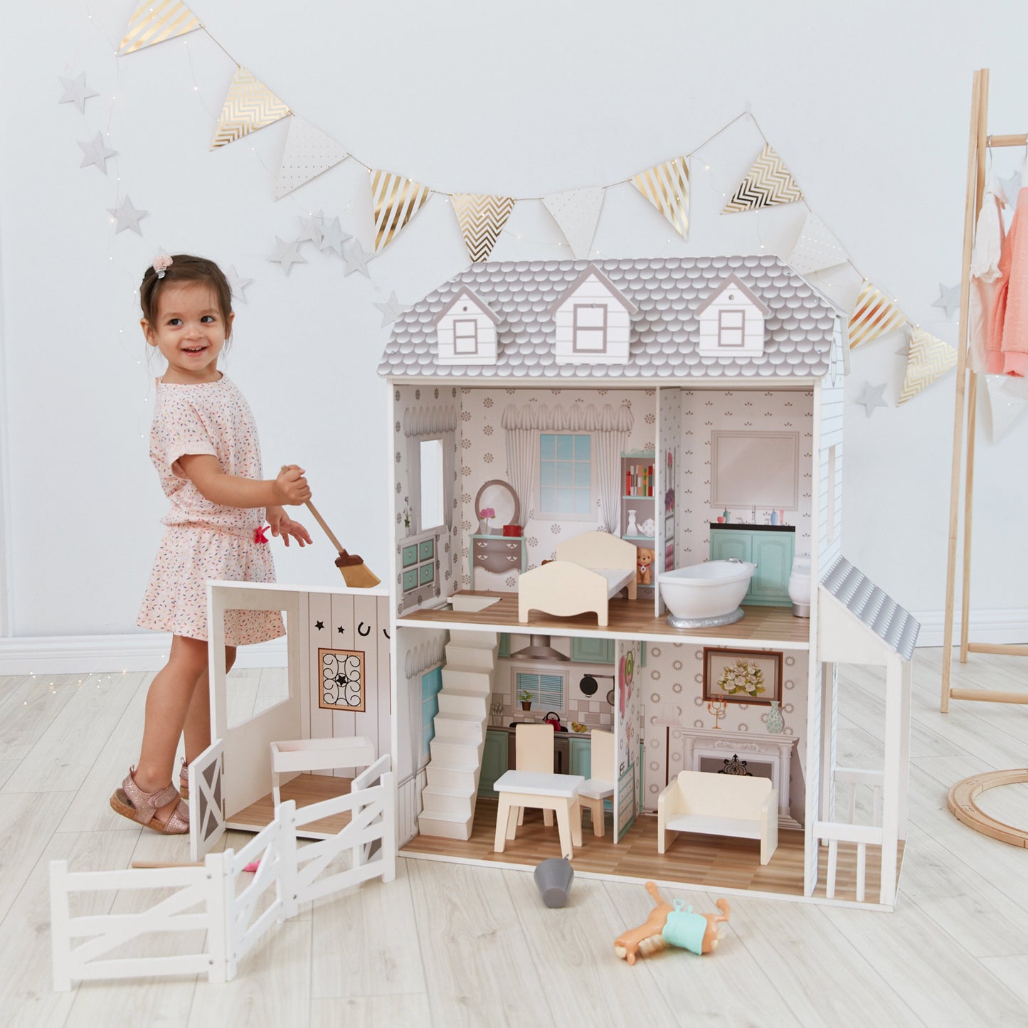 Olivia's Little World Wooden Dolls House & 14 Pcs
